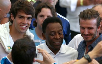 اسطوره برزیل بستری شد / پله در ICU