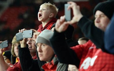 پیشنهاد روز | لطفاً موبایل‌های‌تان را غلاف کنید و کمی هم از فوتبال لذت ببرید!