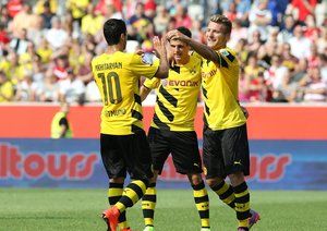 هنريخ مکيتاريان|شادمانی ایموبیله از  دورتموند بعد از باز کردن دروازه اسن.