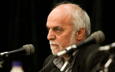 خوردبین: حرکت تماشاگران پرسپولیس تروریستی است یا کشتن مردم یمن؟