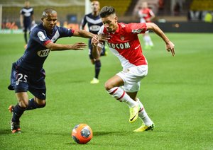 حمله دروازه بان موناکو به سمت دروازه بوردو