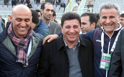 منصوریان: اطرافيان قلعه‌نويی مي‌خواهند ما را به جان هم بياندازند/ این 6 امتیاز را به هواداران استقلال پس می‌دهم/ اهل پلاكارد نويسي نيستم