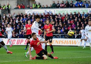 کی سونگ یونگ|سوانسی 2 - 1 منچستر یونایتد / لیگ جزیره