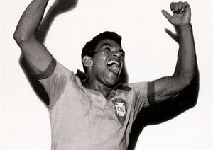 جام جهانی 1962|گارینچا از تیم ملی برزیل حین شادمانی