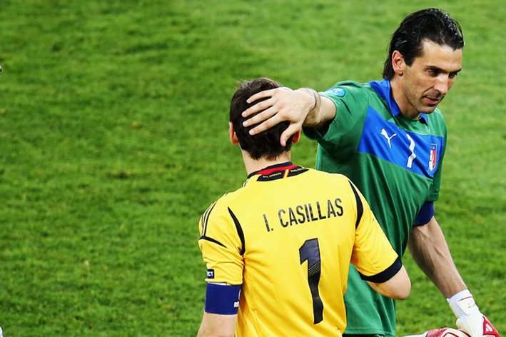 Gianluigi Buffon & Iker Casillas.jpg