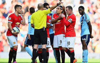 لیگ جزیره | پیروزی منچستریونایتد 10 نفره بر وستهام/ چلسی و منچسترسیتی بر رقبای خود غلبه کردند