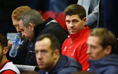 عکس روز | 16 سال حضور کاپیتان استیوی جی در لیورپول