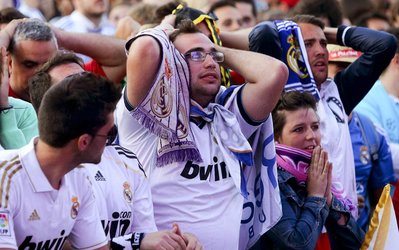 ویدئو روز | توهین و اعتراض شدید هواداران رئال مادرید به بازیکنان تیم‌شان