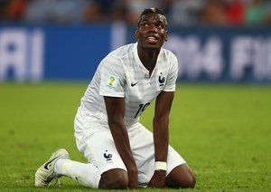 پل پوگبا|عکس العمل  پل پوگبا در جریان بازی مقابل اکوادور.