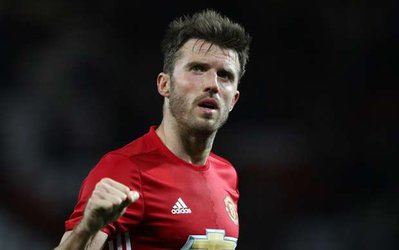 مورینیو از پیشنهاد جدید شیاطین سرخ به مایکل کریک می گوید