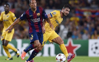 آدریانو: بارسا به زمان نیاز دارد