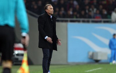 گفت‌وگوی متافوتبال با حميد درخشان: صادقيان بازيكن تاثيرگذاری برای ما است / ليگ برتر را فدای آسيا نمی‌كنيم / به دنبال پيروزی در تبريز هستيم