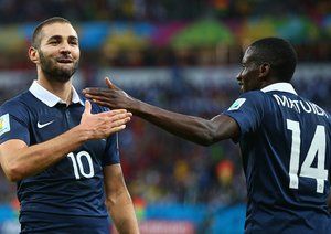 کریم بنزما|جشن کریم بنزما بعد از باز کردن دروازه تیم ملی هندوراس .