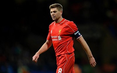 عکس روز | جرارد از گالری پیراهن بازیکنان محبوبش رونمایی کرد