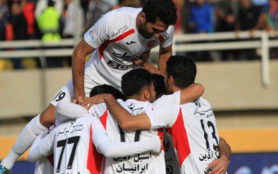 فوتبال شناور، تیکی تاکای اعصاب خرد کن / پرسپولیس اینطوری دست نیافتنی شد