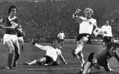 جام جهانی 2014 / 100 لحظه جذاب تاریخ جام جهانی (88_ پیروزی آلمان شرقی بر آلمان غربی در مسابقات جام جهانی سال 1974)