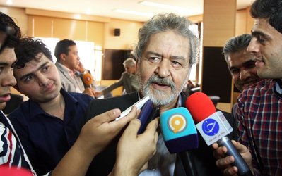 عابدینی: چرا گزارش کمیسیون اصل 90 شب قبل از برگزاری مجمع رسانه‌ای می‌شود؟