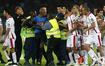 محرومیت 6 ماهه یک داور از سوی CAF به خاطر قضاوت ضعیف