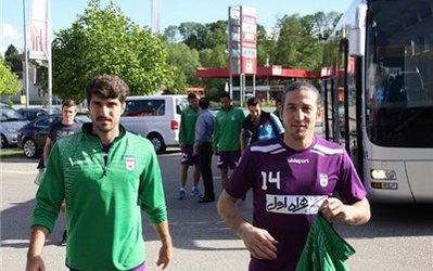 حضور شاگردان کیروش در فرودگاه برای سفر به برزیل