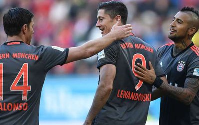 رابرت لواندوفسکی: صبر کنید؛ به زودی قراردادم با بایرن تمدید می شود