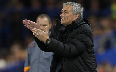 مورینیو: فان خال دوست من است