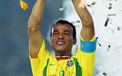 کافو: باید بازوبند کاپیتانی را از نیمار گرفت