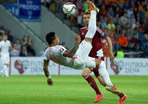 ممفیس دیپای|لتونی 0 - 2 هلند / مقدماتی جام ملت های اروپا