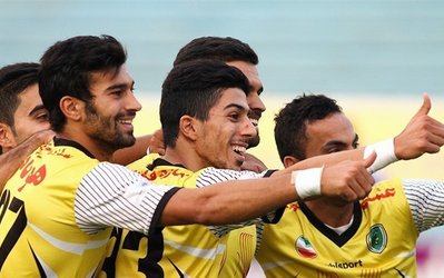 نقل و انتقالات | علیپور قراردادش را با پرسپولیس نهایی کرد