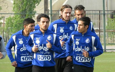 نقشه استقلالی ها برای بردن "پرسپولیس" در جلسه محرمانه!