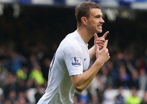 ادین ژکو|شادی ژکو بعد از زدن گل سوم تیمش