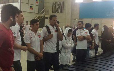 حضور سرخپوشان در هتل بدون اسکورت و گلایه از گرمای اهواز