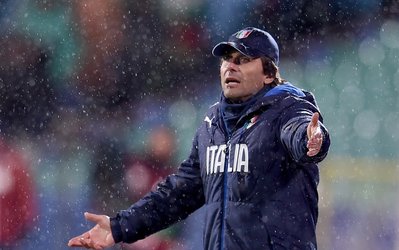 کونته: فوتبال دوستان ایتالیایی اجازه بدهند بر روی کارم در تیم ملی ایتالیا تمرکز کنم