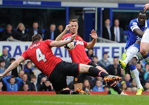 فیل جونز|صحنه پنالتی که فیل خونز انرا به اورتون هدیه کرد