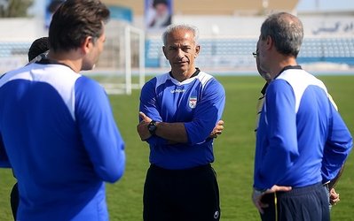 خاکپور در تمرین‌ تیم امید را به روی خبرنگاران بست