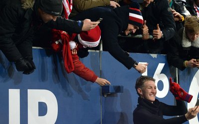 عکس روز | سلفی شواینی با هواداران بایرن