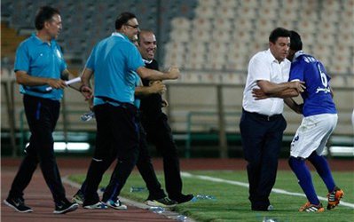 لیگ برتر | حاشیه پیکان - استقلال / تلاش قلعه‌نویی و رحمتی برای ندیدن همدیگر!