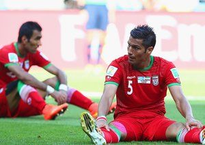 امیر حسین صادقی|حسرت امیرحسین صادقی مدافع تیم ملی ایران بعد از واگذار کردم نتیجه در دقایق پایانی بازی .