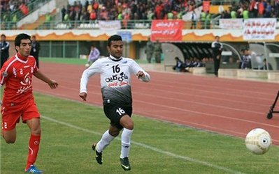 لیگ‌ برتر | حاشیه‌های تراکتور - صبا/ اعتراض هواداران تراکتور به داور