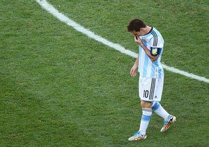 آنخل دی ماریا|عکس العمل لیونل مسی در بازی مقابل تیم ملی سوئیس.