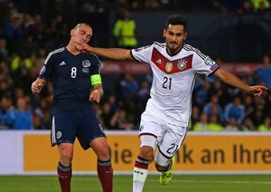 اُموت گوندوگان|اسکاتلند 2 - 3 آلمان / مقدماتی یورو 2016