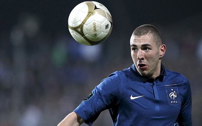 عکس برداری اشعه ایکس بر روی انگشتان پای کریم بنزما