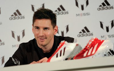 مسی از کفش‌های جام جهانی‌اش رونمایی کرد+ عکس