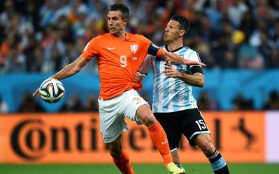 نیمه اول: هلند 0 - آرژانتین 0 / تساوی هلند و آرژانتین در نیمه اول