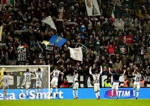 شادی بازیکنان یووه