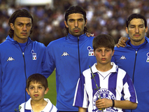 برای بوفون آسمان آبی می‌ماند