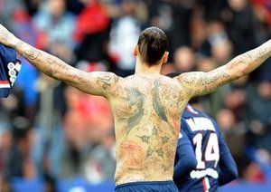 زلاتان ایبراهیموویچ|پاریس سن ژرمن 2 - 2 كان / لوشامپیونه