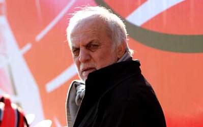 خوردبین:‌طبق برنامه جلو می‌رویم/ باشگاه پیگیر حل مشکلات تیم است