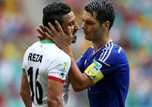 رضا قوچان نژاد - امیر اسپاهیچ|خوش و بش رضا قوچان نژاد و امیر اسپاهیچ بعد از اتمام بازی.