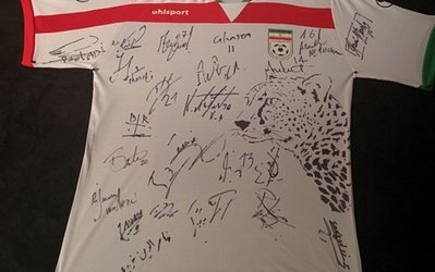 از امضای توپ و پیراهن تا تعجب ناظر فیفا به خاطر ۲۴ امضا! / روز شلوغ ملی‌پوشان و نامشخص بودن زمان تمرین