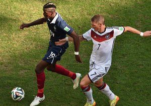 باشتین شوانشتایگر - پل پوگبا|تقابل باشتین شوانشتایگراز آلمان در مقابل بازیکن تیم فرانسه ، پل پوگبا.